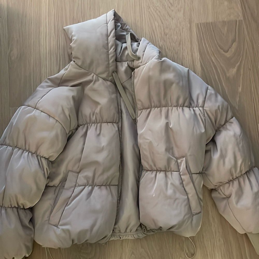 Beige short puffer